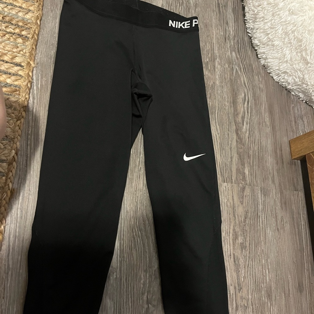 Nike pro leggings capri length